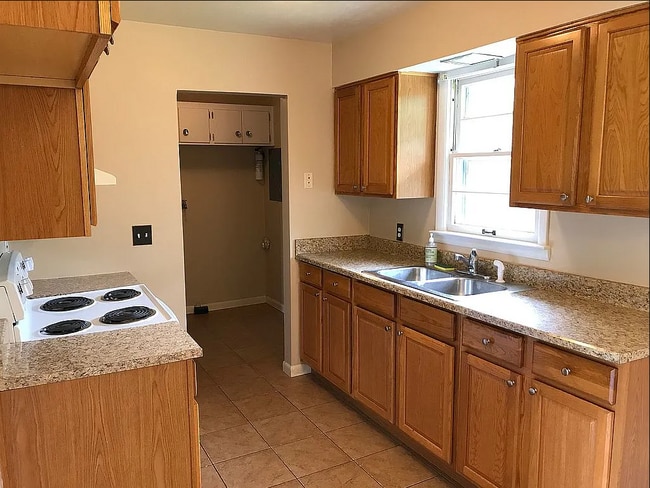 Foto del edificio - 1424 Southwood Dr