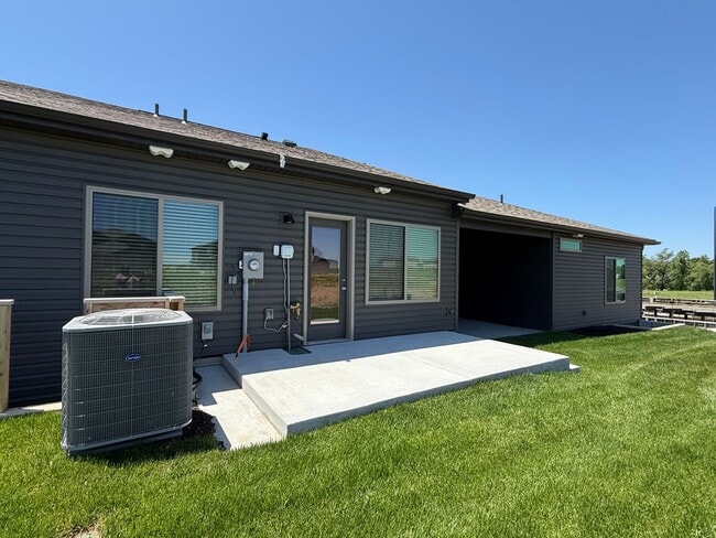 Foto del edificio - 7004 Claystone Dr