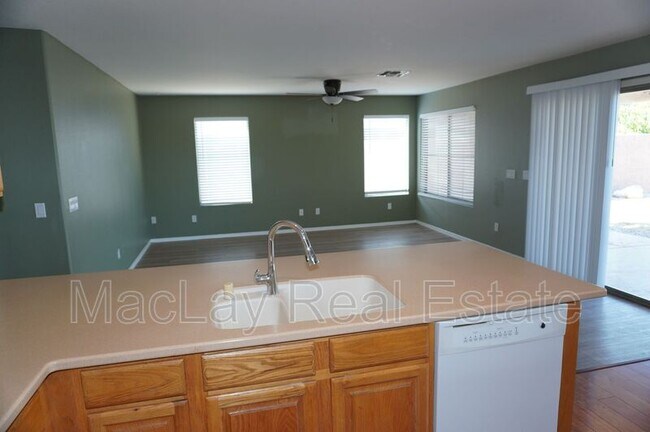 Building Photo - 2600 S Holguin Way