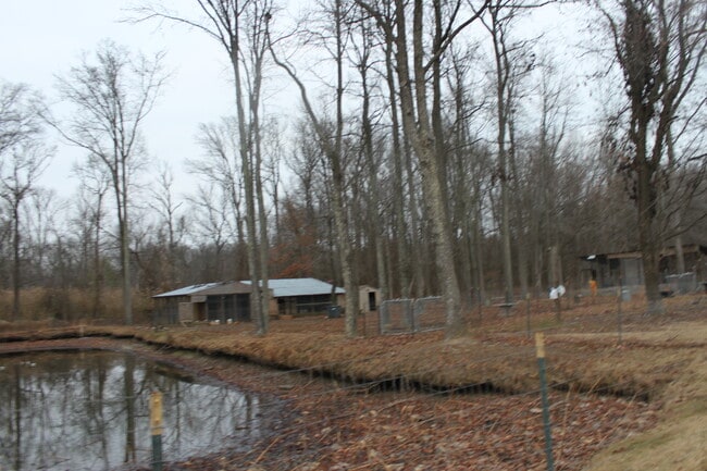 Building Photo - 6213 Shady Side Rd