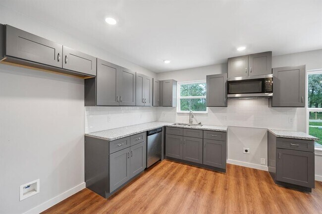 Building Photo - 6617 Bacher St