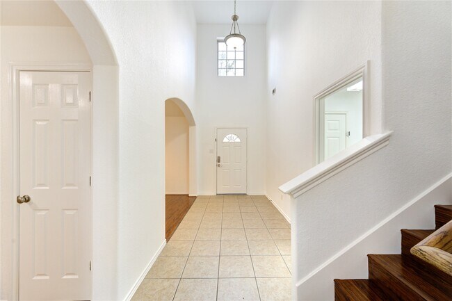 Building Photo - 11 E Sage Creek Pl