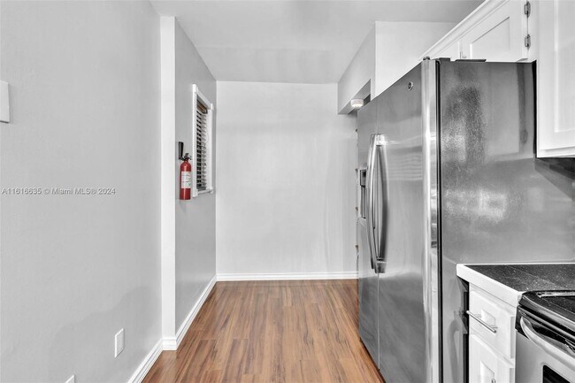 Building Photo - 20730 NE 8th Ct