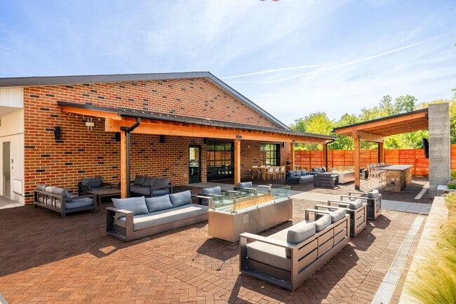 Patio al aire libre - The Crossings at Ambler Station