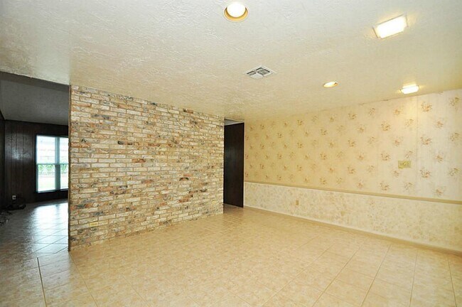Building Photo - 10514 Herald Square Dr