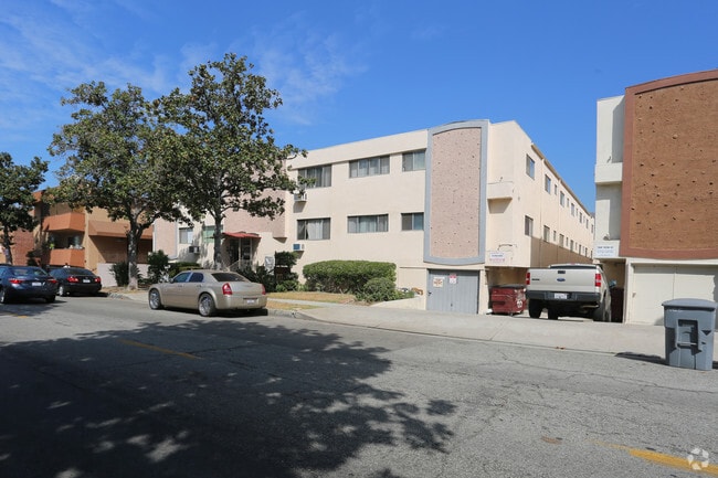 Building Photo - DRYDEN SQUARE APTS