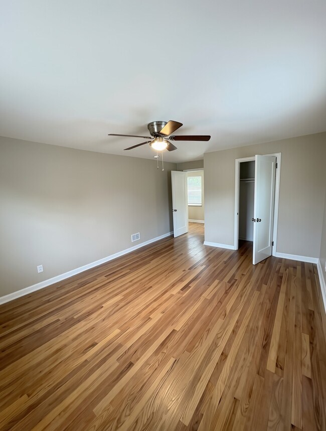 Foto del edificio - 5125 Highview Dr