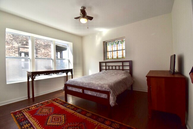 Master Bedroom - 5638 N Winthrop Ave