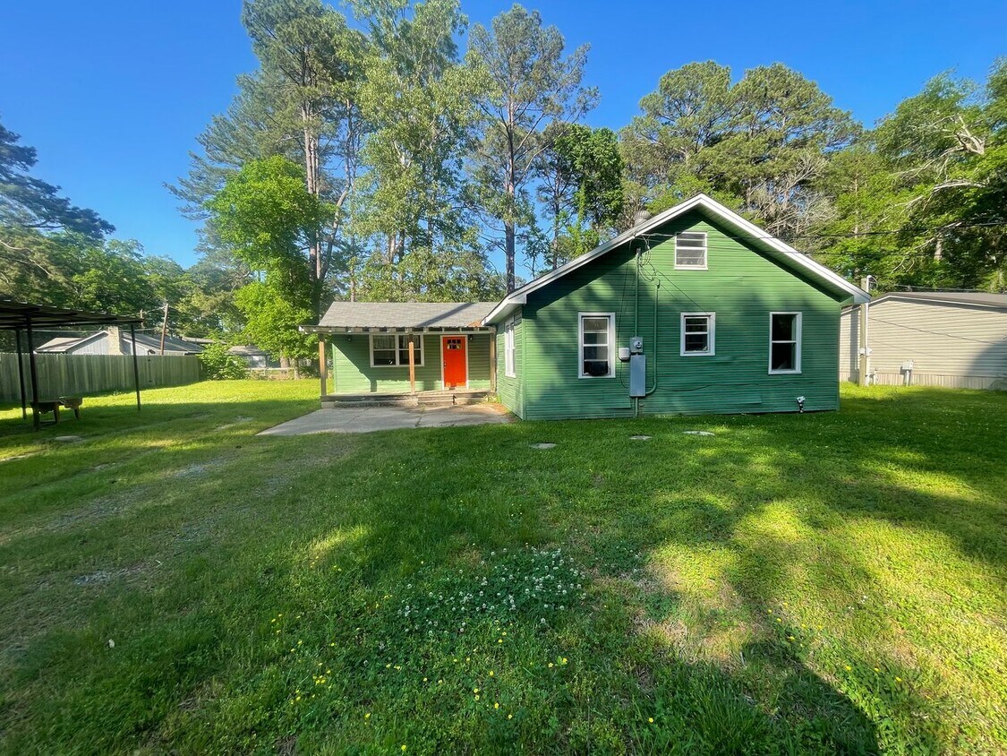 Primary Photo - Near Cross Lake! Don’t miss out!