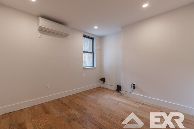 Building Photo - 593 Marcy Ave