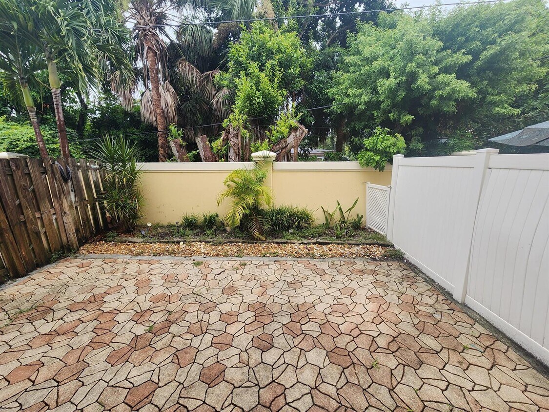 Foto principal - 460 Marbella Dr