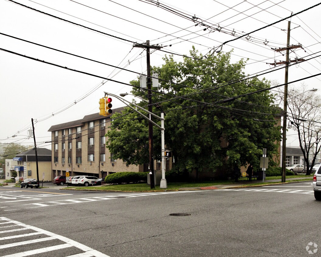 Foto del edificio - 111 W Central Blvd
