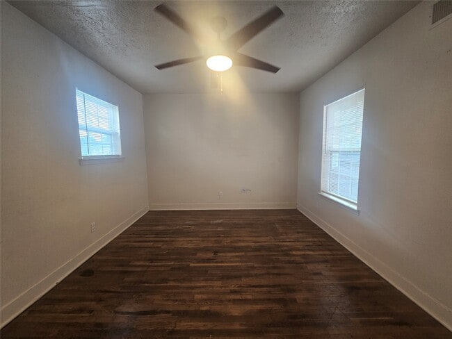 Building Photo - 5307 O Ave