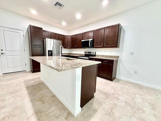 Foto del edificio - 4093 S Longwood Lk Sq