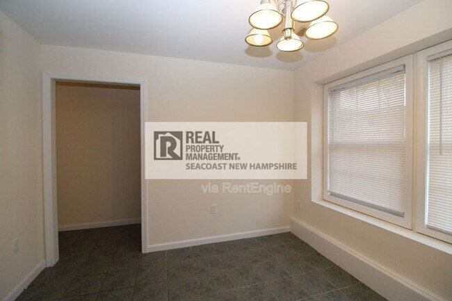 Foto del edificio - 4 Waverly Dr