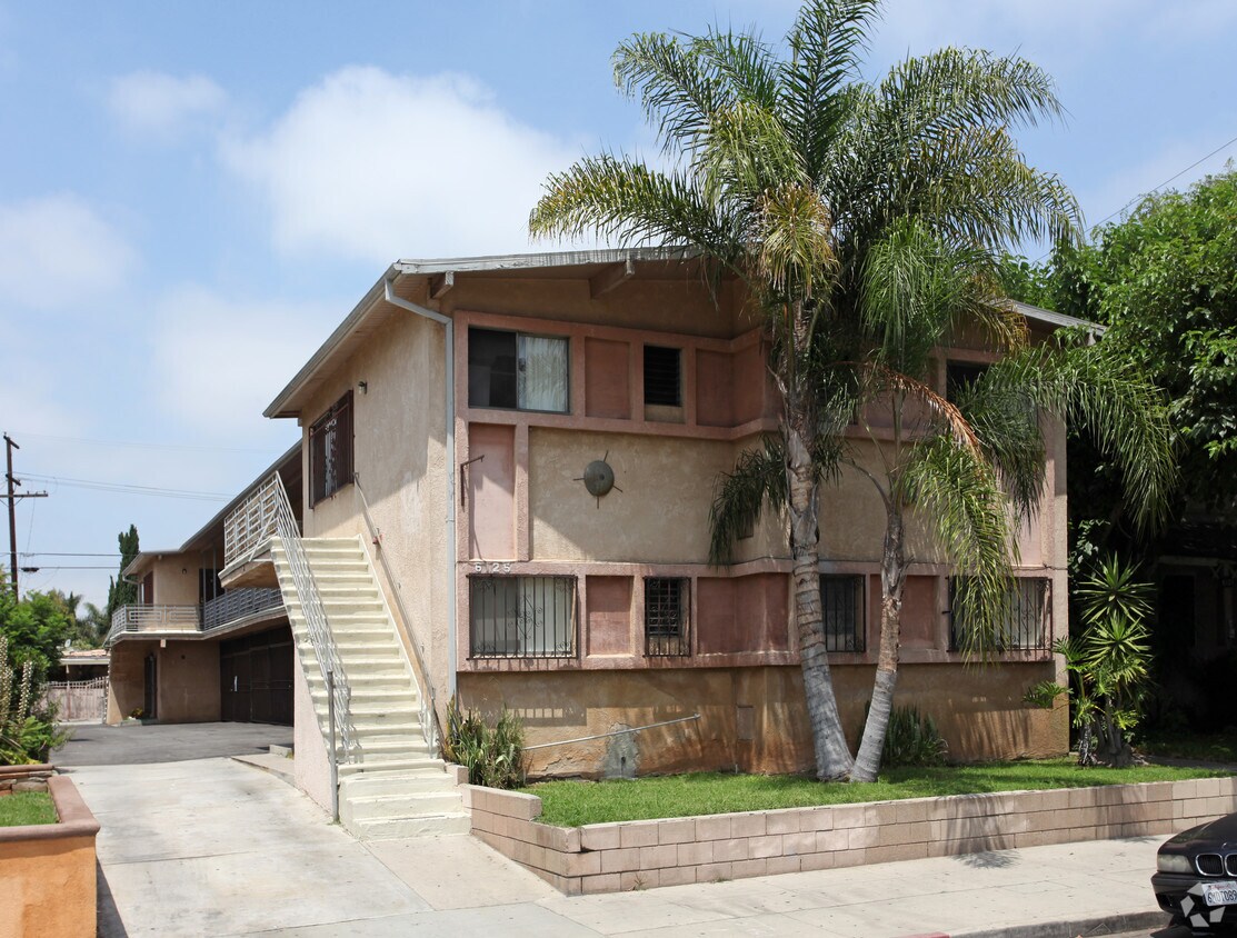 Foto principal - 6125 Malabar St