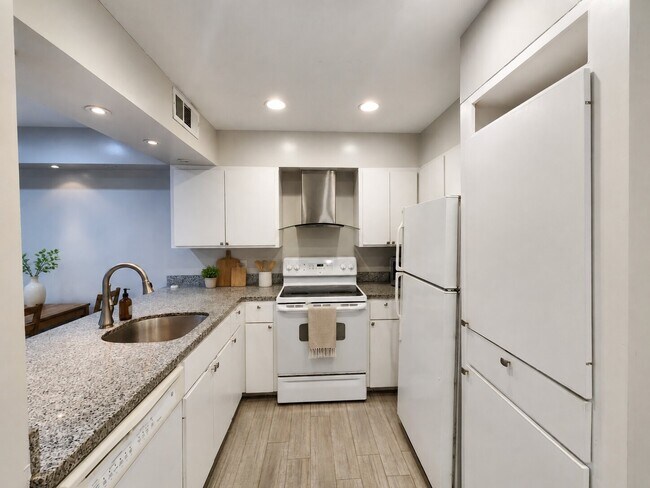 Building Photo - 2575 Marilee Ln