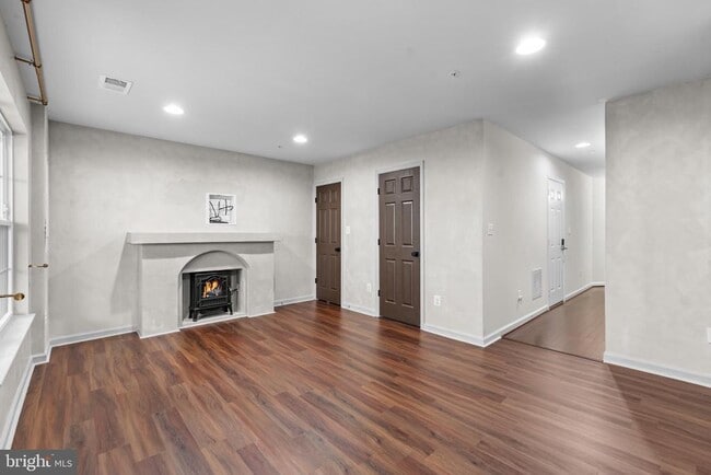 Building Photo - 5957 Whelan Ln