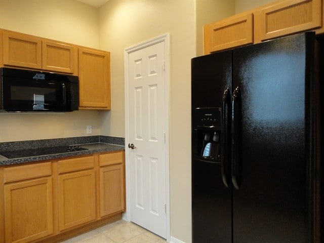 Building Photo - 11112 Silver Fern Way
