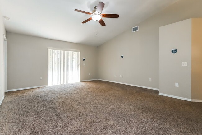 Foto del edificio - 5865 Daughtery Downs Loop