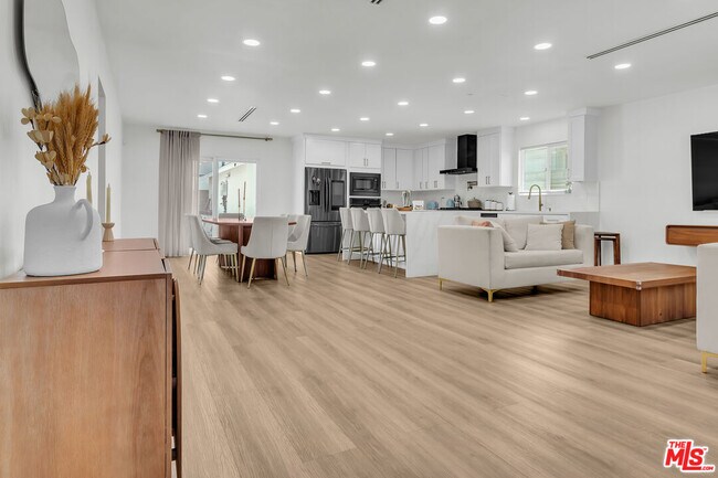 Foto del edificio - 10930 Eldora Ave