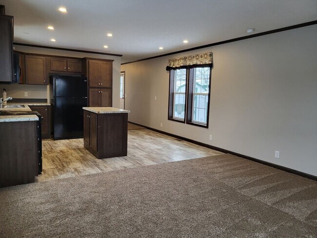 Foto del edificio - 61 Meadowlark Ln