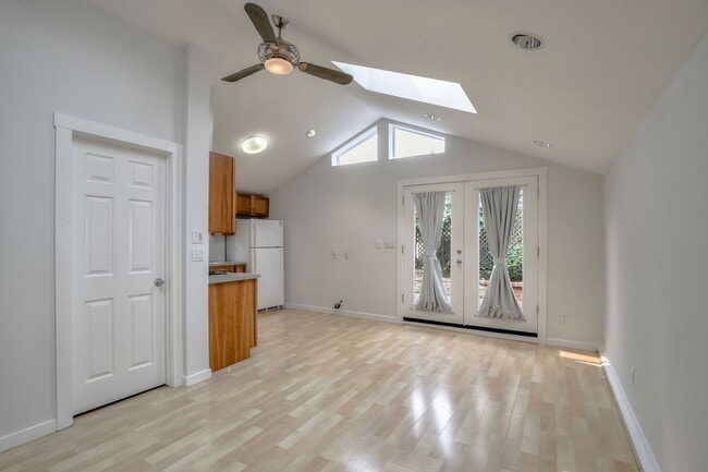 Building Photo - 3669 Madrone Ave