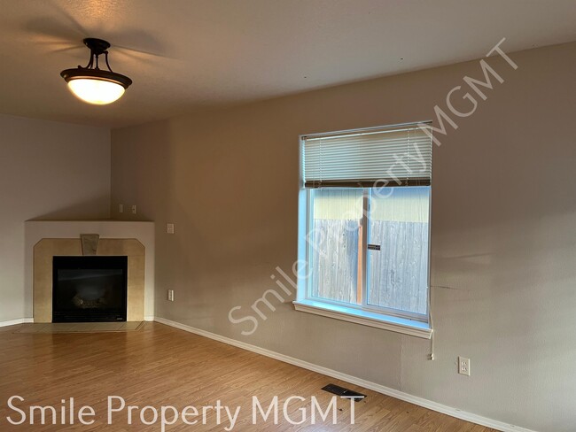 Building Photo - 7740 SE 72nd Ave