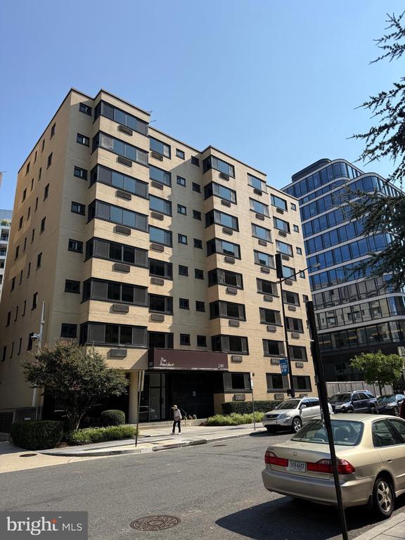 Building Photo - 2141 I St NW