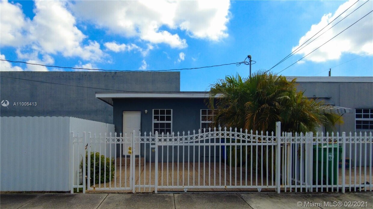 Foto principal - 795 NW 28th St