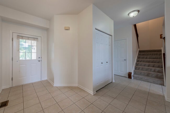 Building Photo - 1226 Bradley Cir