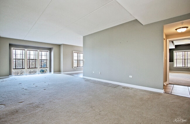 Building Photo - 101 Pointe Dr