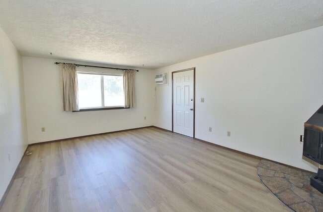 Foto del edificio - 1306 Poplar St
