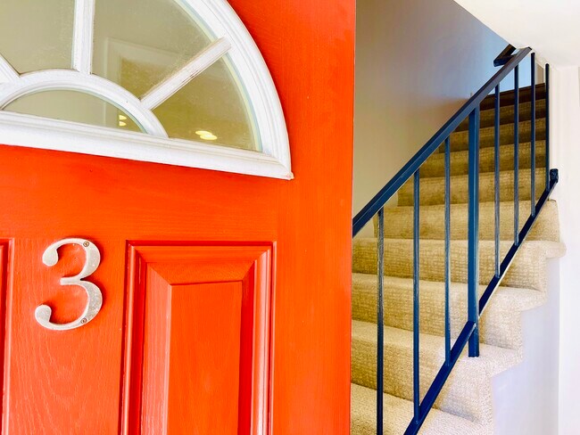 Foto del edificio - 2416 Curtis Ave