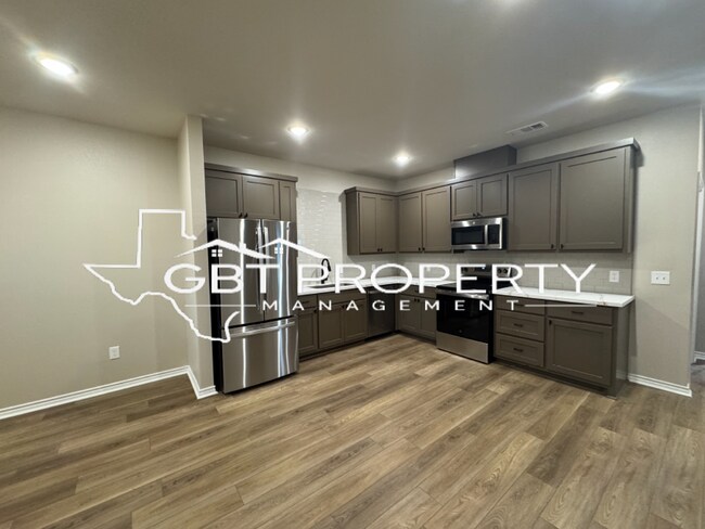 Foto del edificio - Brand New Apartments!!  2 Bedroom 2 Bath!