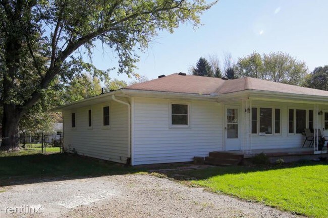 Foto del edificio - 3 br, 1 bath Duplex - 13535 W Tremblay Dr