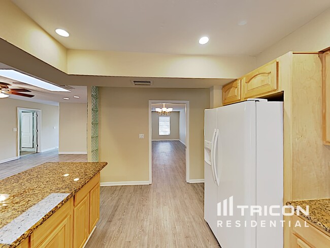 Building Photo - 2405 Eagle Chase Drive Palm Harbor FL