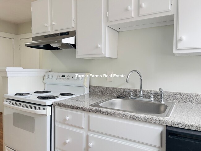 Foto del edificio - 402A Highland Ave