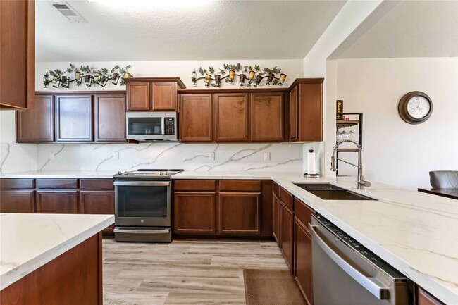 Building Photo - 2718 Regatta Ln