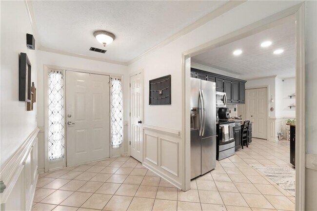 Building Photo - 1252 Highfield Dr NE