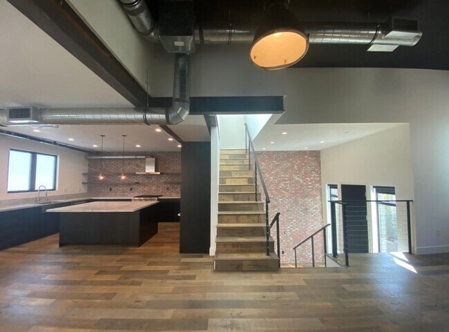 Foto del edificio - 4345 Clarissa Ave