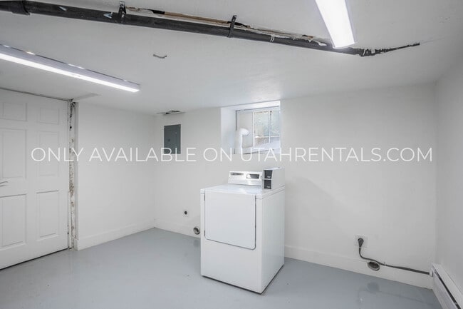 Building Photo - 955 E 100 S