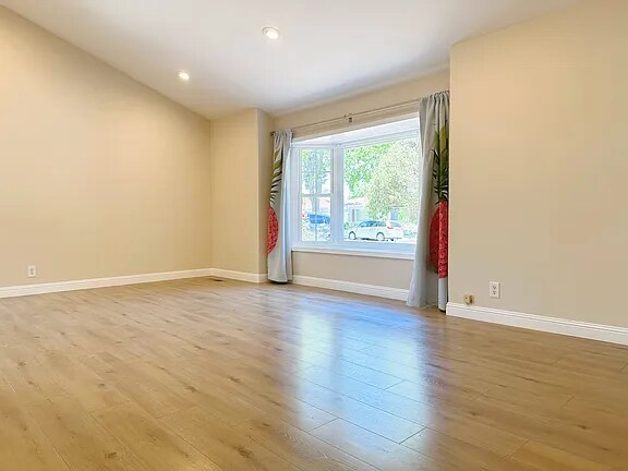 Primary Photo - 703 Starbush Dr