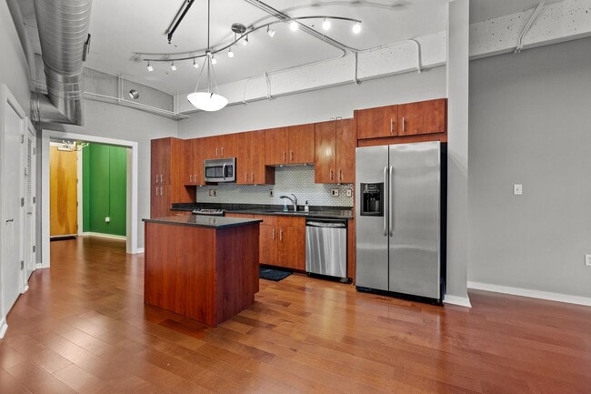 Building Photo - 415 St Pauls Blvd