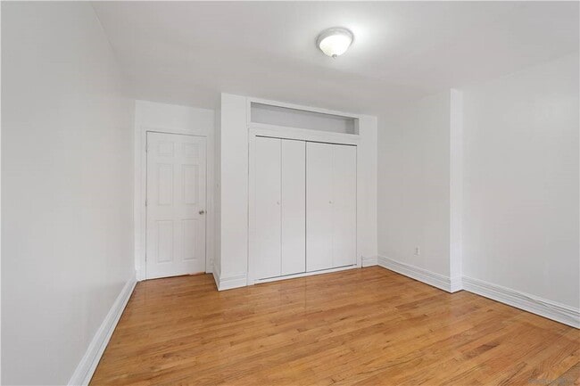 Building Photo - 280 Putnam Ave