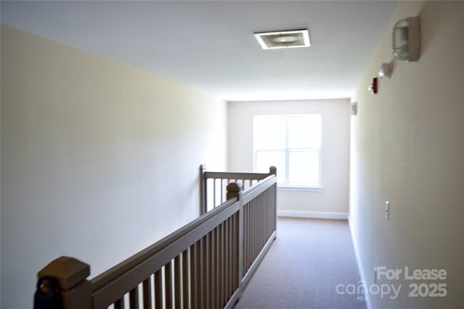 Building Photo - 6319 Park Creek Dr