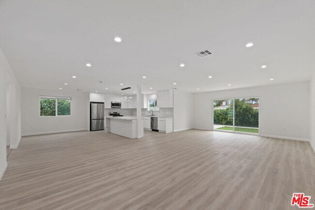 Foto del edificio - 19007 Bessemer St