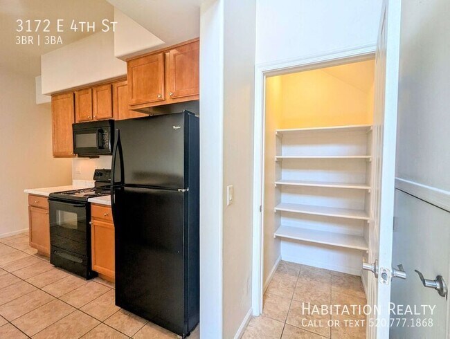 Foto del edificio - 3172 E 4th St