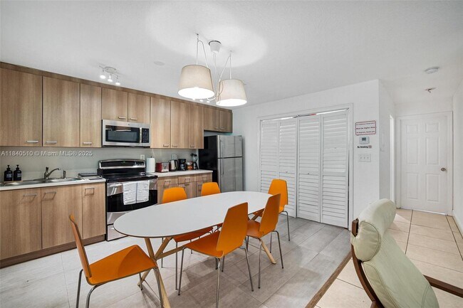 Foto del edificio - 252 NW 40th St
