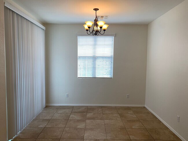 Building Photo - Beautiful 3 bedroom 2 bath condo in Power ...